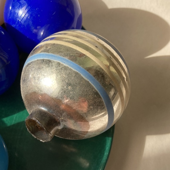 Bundle of 10 vintage Christmas ornaments mercury glass and plastic - Picture 7 of 9